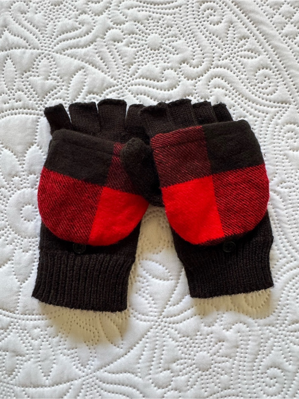 Kids Buffalo plaid mittens